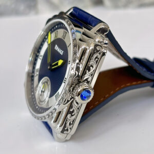 Fantastic Hand Engraved Case.